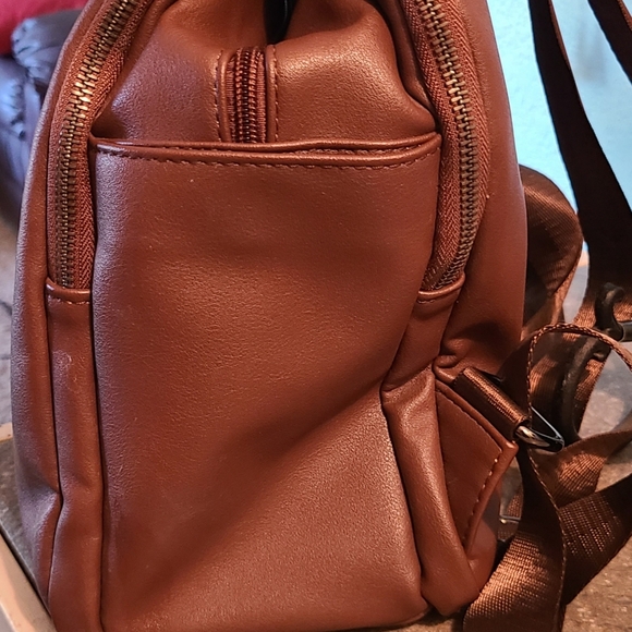 Namaste Backpack - Picture 5 of 10